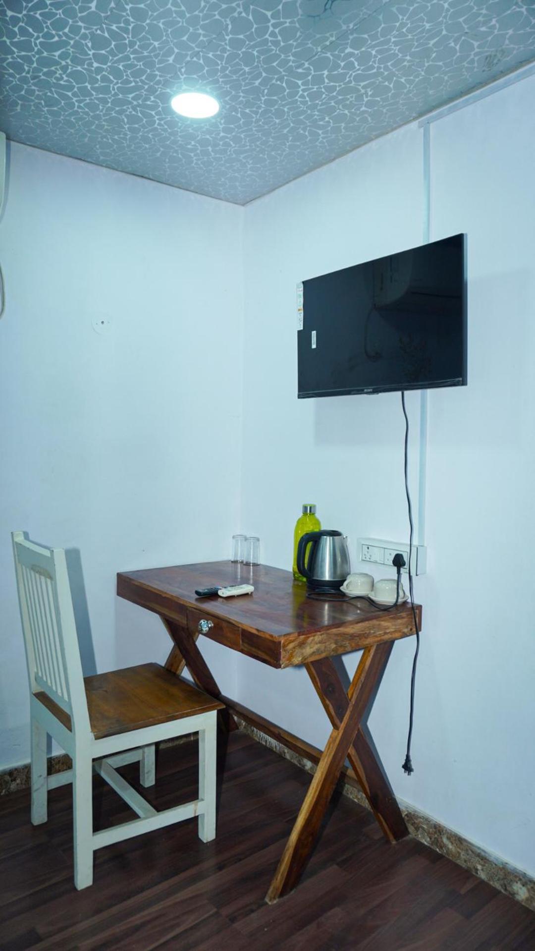 Flips With Mykonos Guest House Nueva Delhi Exterior foto