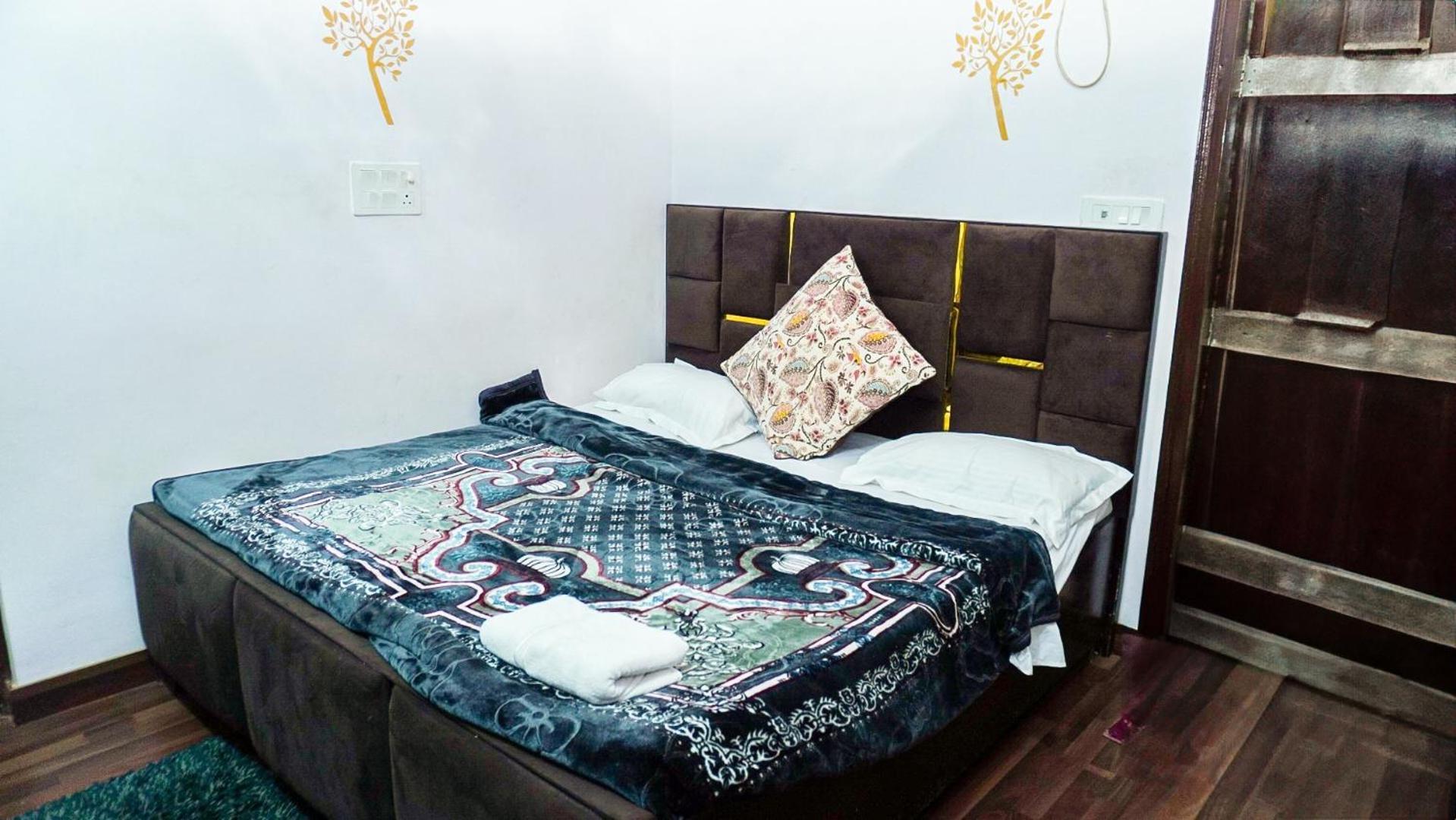 Flips With Mykonos Guest House Nueva Delhi Exterior foto