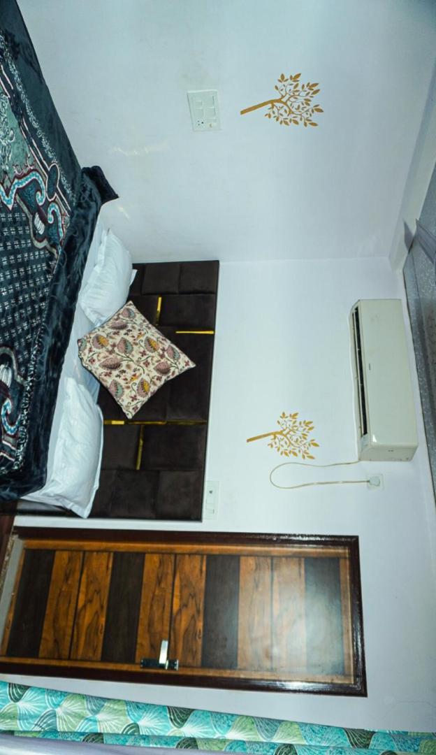 Flips With Mykonos Guest House Nueva Delhi Exterior foto